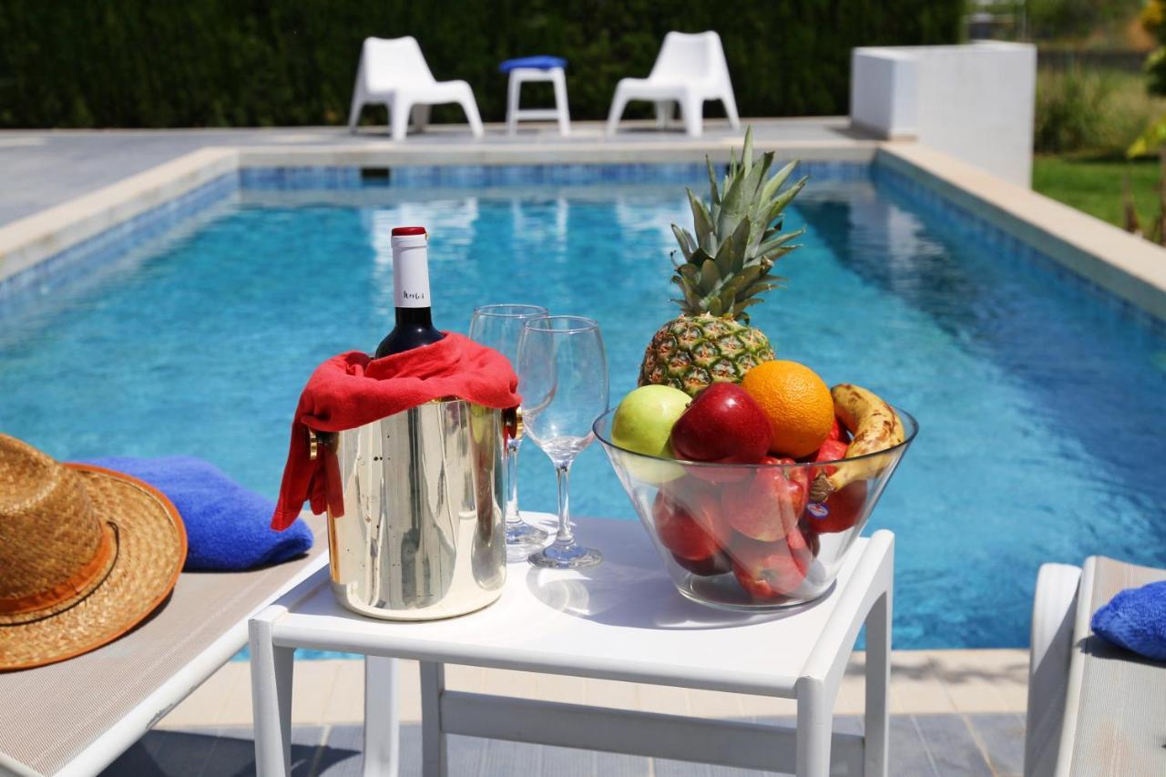 Xenos Villa 6 With A Private Pool Near The Sea Tigkaki  Bagian luar foto